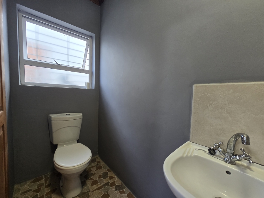 To Let 6 Bedroom Property for Rent in East Bank Eastern Cape